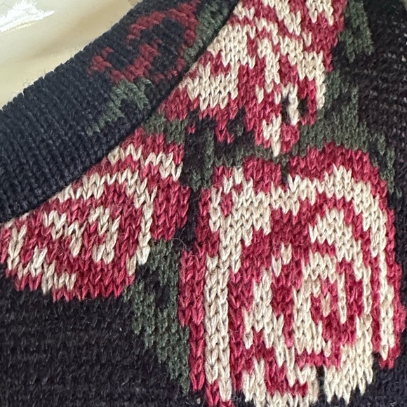 Vintage Patchwork Knit Sweater with Floral Patterns - Picture 9 of 10